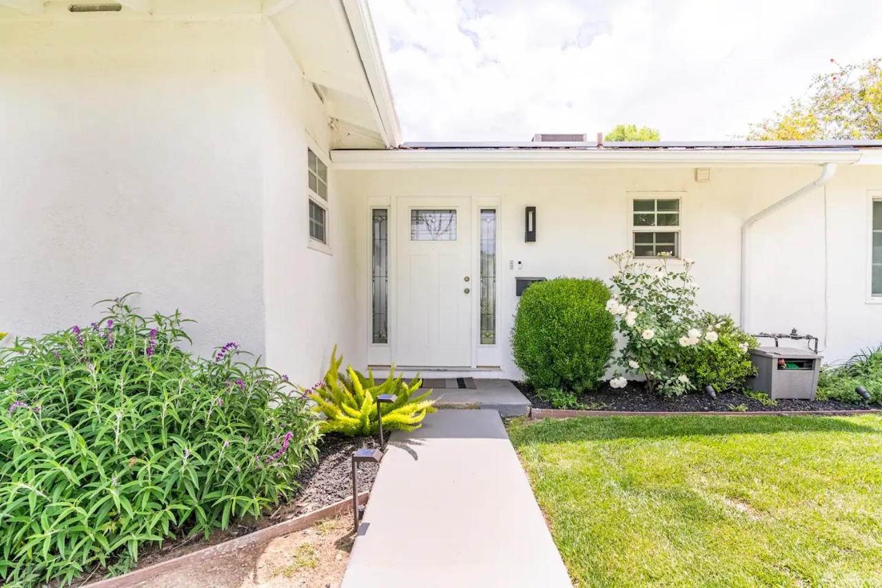 New Luxury Entertaining House With Pool Spa Sauna Tesla Charger Pets Los Angeles Exteriör bild